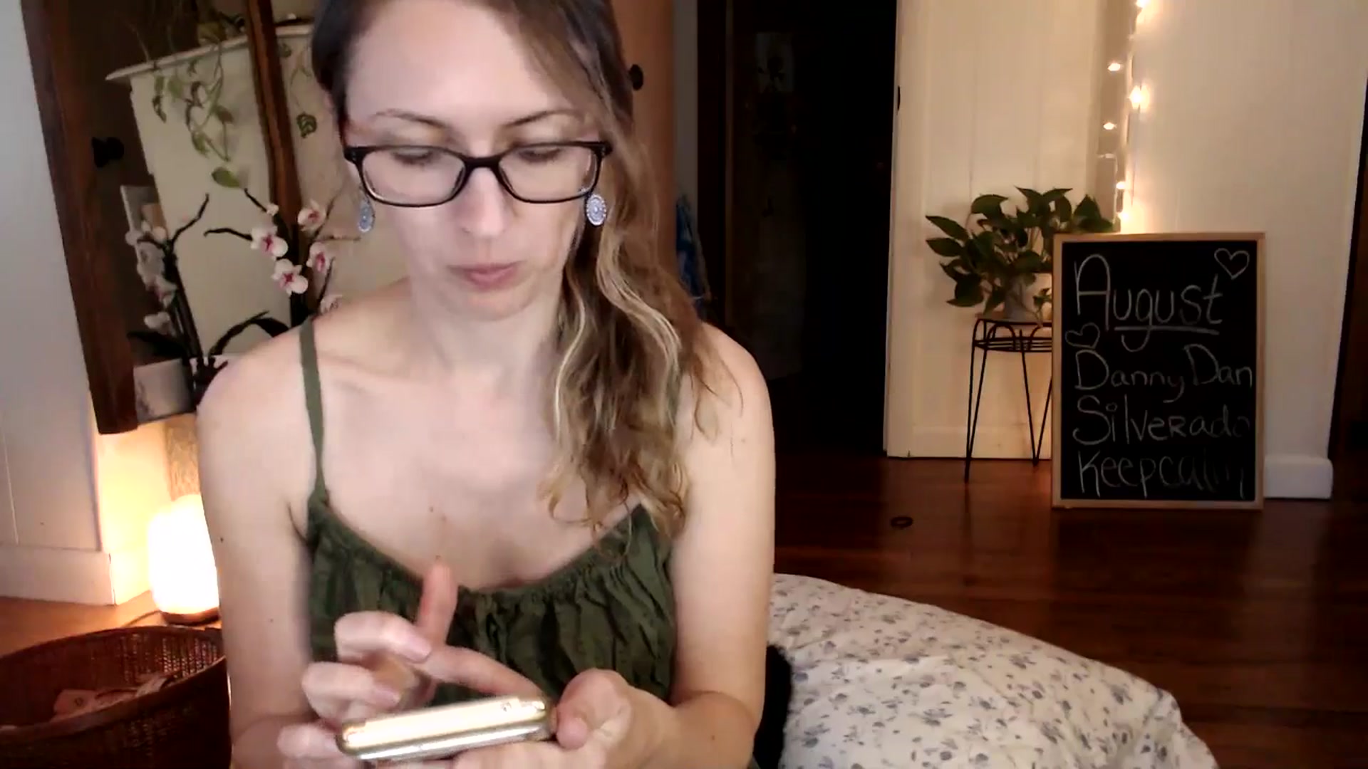 Gallery image thumbnail from WildflowerEm's myfreecams stream on, 08/31/2024, 23:15 image 16 of 20