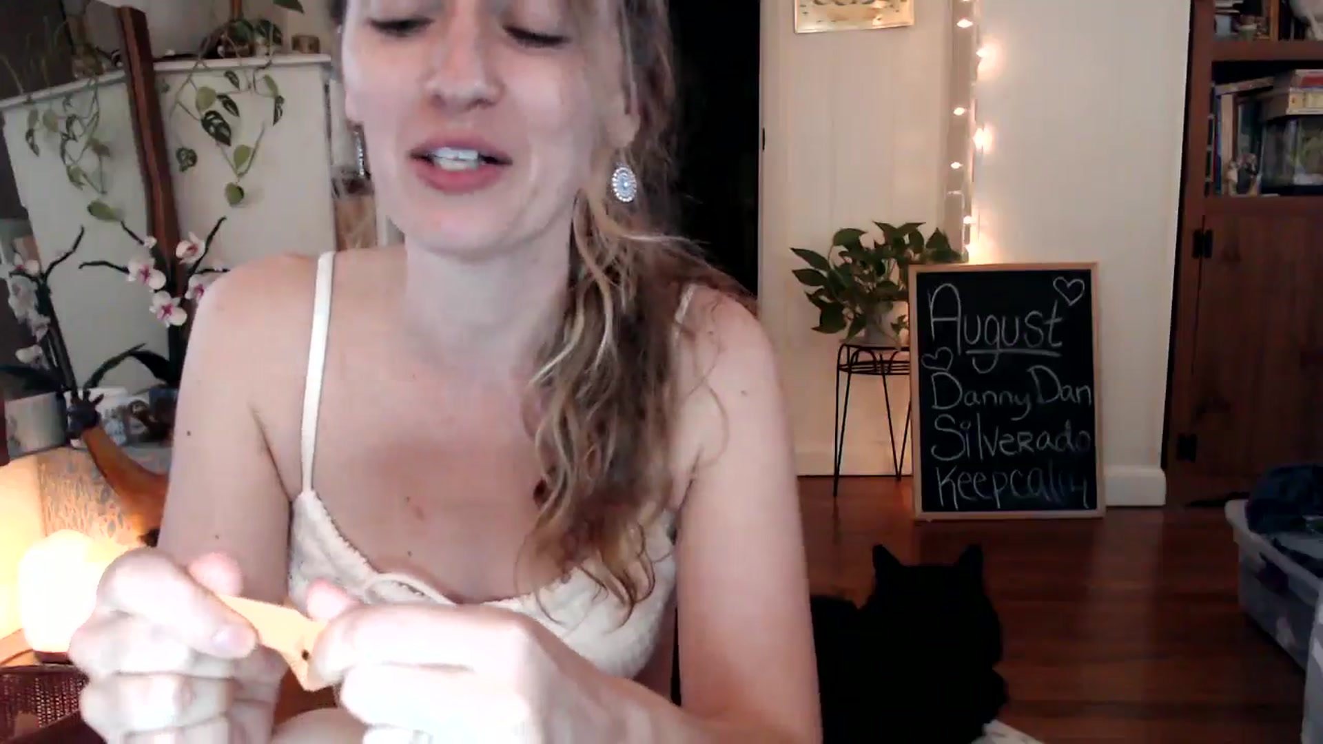 Gallery image thumbnail from WildflowerEm's myfreecams stream on, 08/31/2024, 23:15 image 11 of 20
