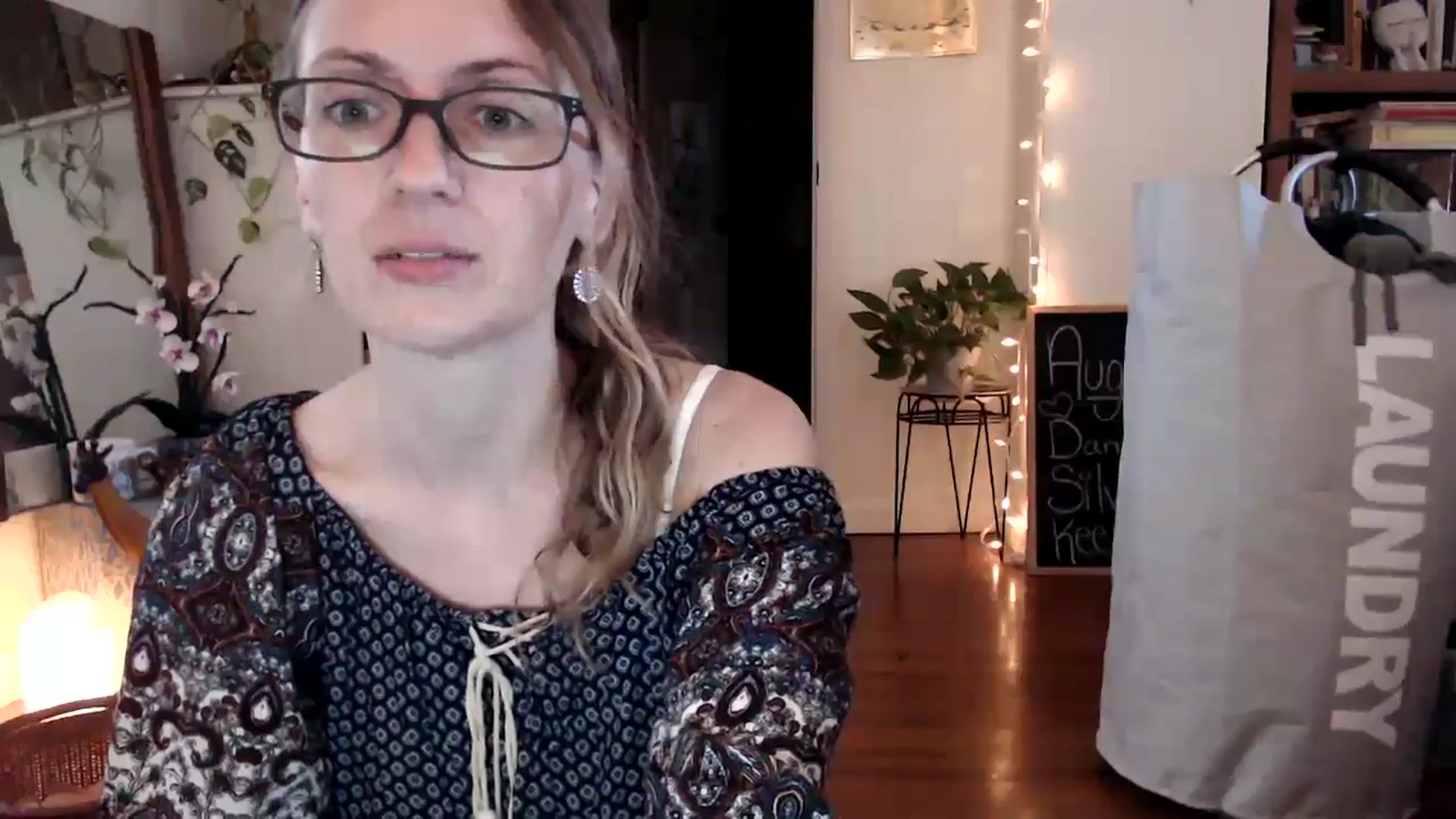 Gallery image thumbnail from WildflowerEm's myfreecams stream on, 08/31/2024, 23:15 image 4 of 20