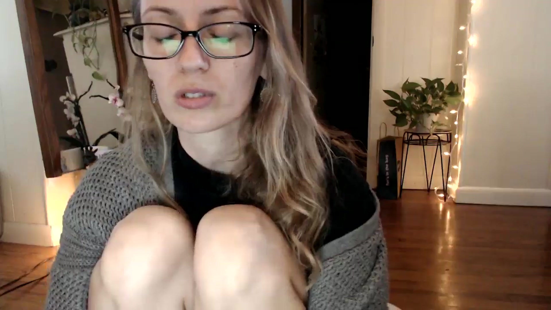 Gallery image thumbnail from WildflowerEm's myfreecams stream on, 09/05/2024, 18:45 image 5 of 20