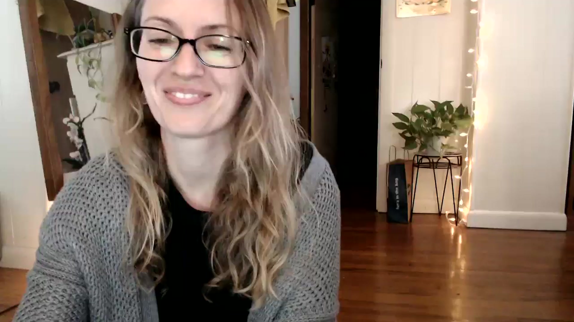 Gallery image thumbnail from WildflowerEm's myfreecams stream on, 09/05/2024, 18:45 image 1 of 20