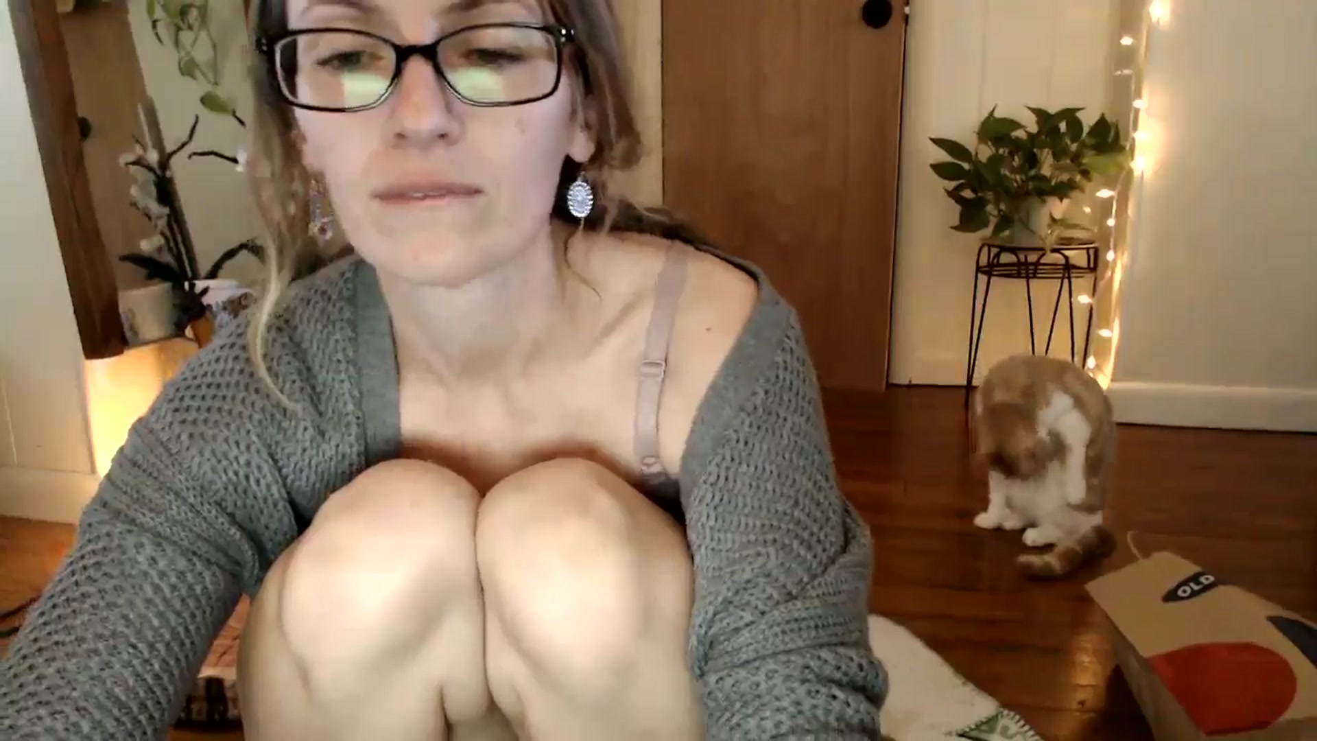 Gallery image thumbnail from WildflowerEm's myfreecams stream on, 09/05/2024, 18:45 image 13 of 20
