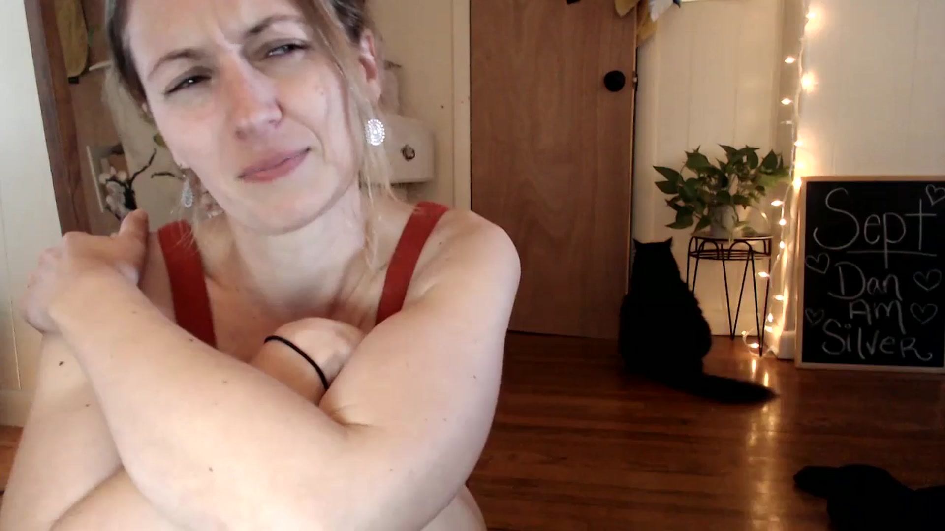 Gallery image thumbnail from WildflowerEm's myfreecams stream on, 09/12/2024, 18:19 image 7 of 20