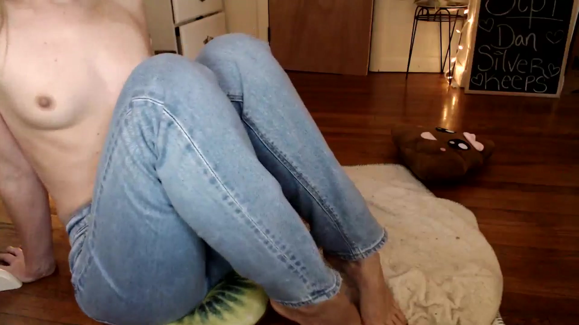 Gallery image thumbnail from WildflowerEm's myfreecams stream on, 09/19/2024, 19:05 image 15 of 20