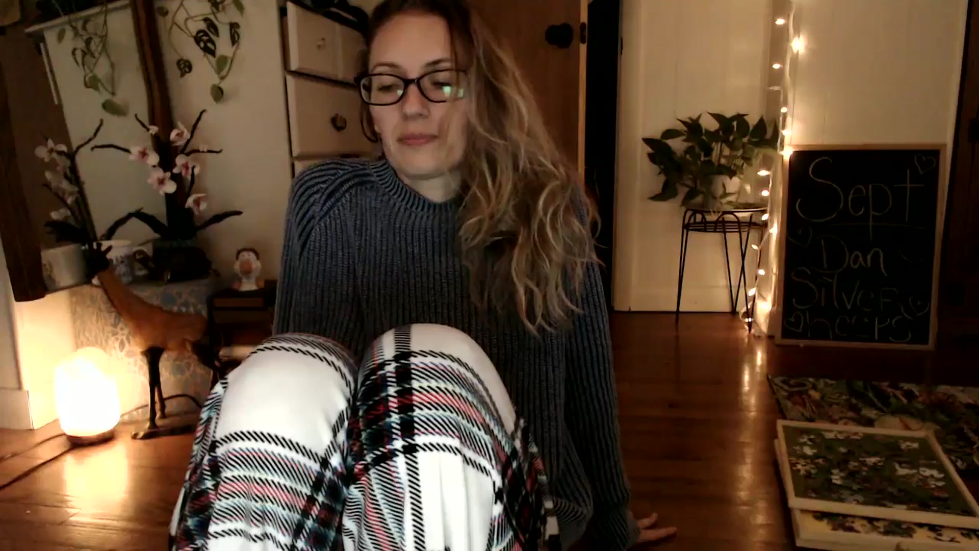 Gallery image thumbnail from WildflowerEm's myfreecams stream on, 09/22/2024, 22:09 image 14 of 20