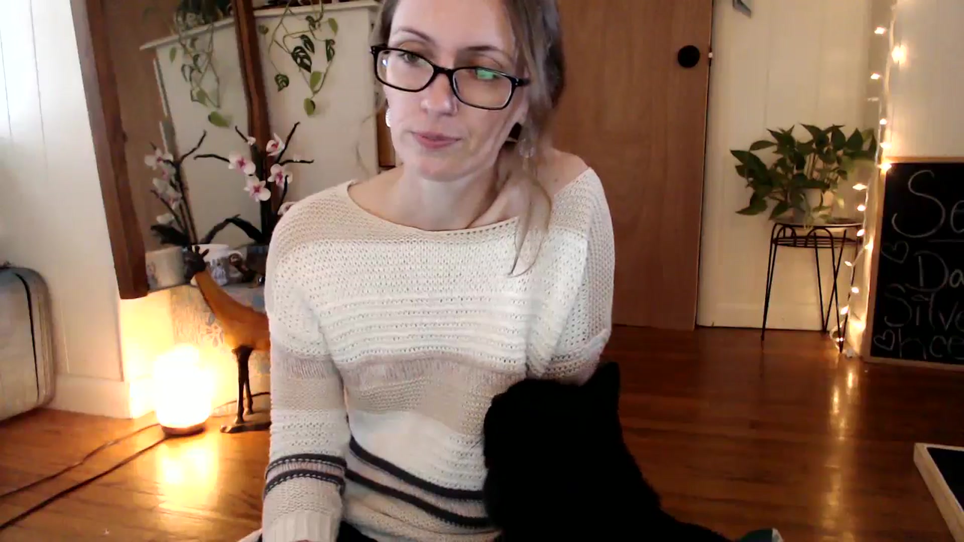 Gallery image thumbnail from WildflowerEm's myfreecams stream on, 09/29/2024, 22:11 image 7 of 20