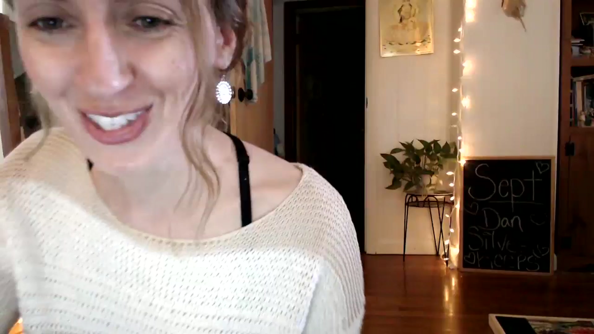 Gallery image thumbnail from WildflowerEm's myfreecams stream on, 09/29/2024, 22:11 image 1 of 20