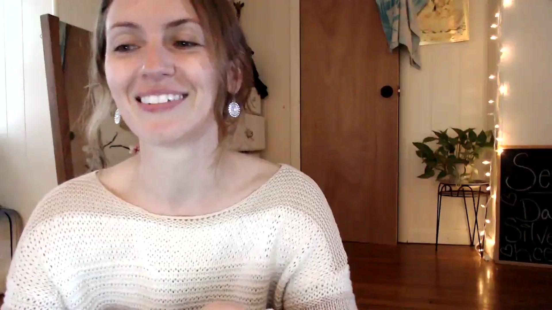 Gallery image thumbnail from WildflowerEm's myfreecams stream on, 09/29/2024, 22:11 image 4 of 20