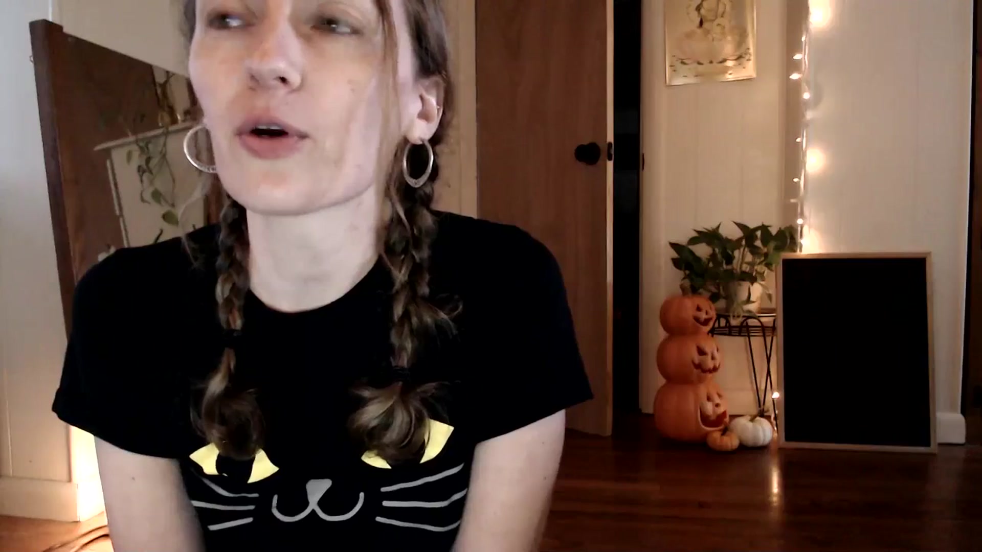 Gallery image thumbnail from WildflowerEm's myfreecams stream on, 10/03/2024, 18:51 image 9 of 20