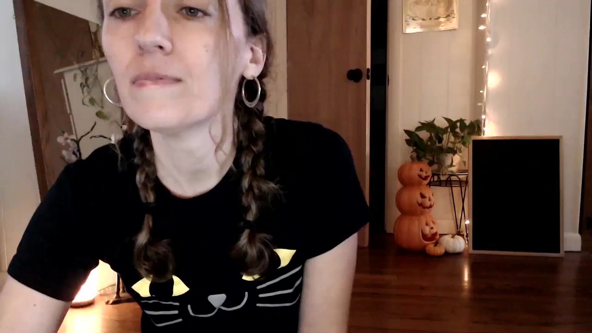 Gallery image thumbnail from WildflowerEm's myfreecams stream on, 10/03/2024, 18:51 image 8 of 20