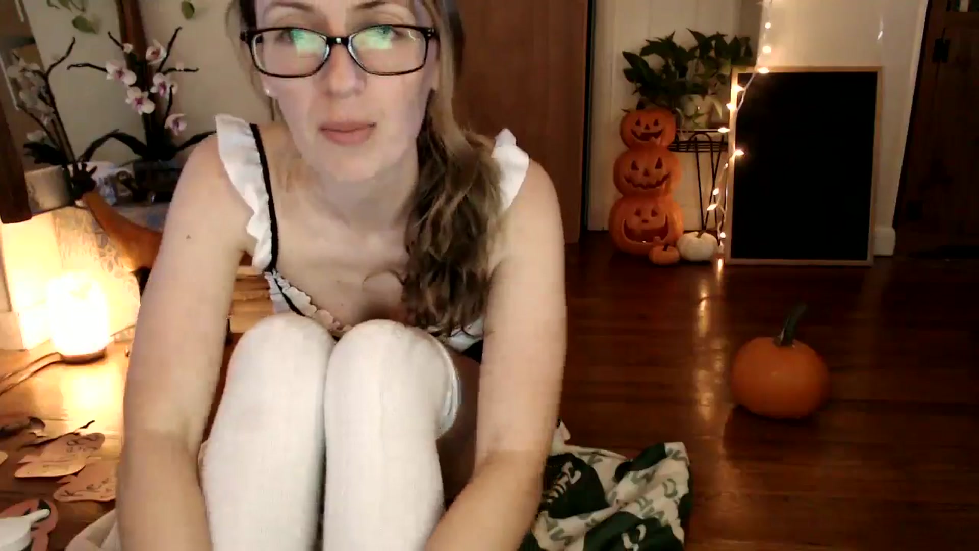 Gallery image thumbnail from WildflowerEm's myfreecams stream on, 10/06/2024, 21:51 image 11 of 20