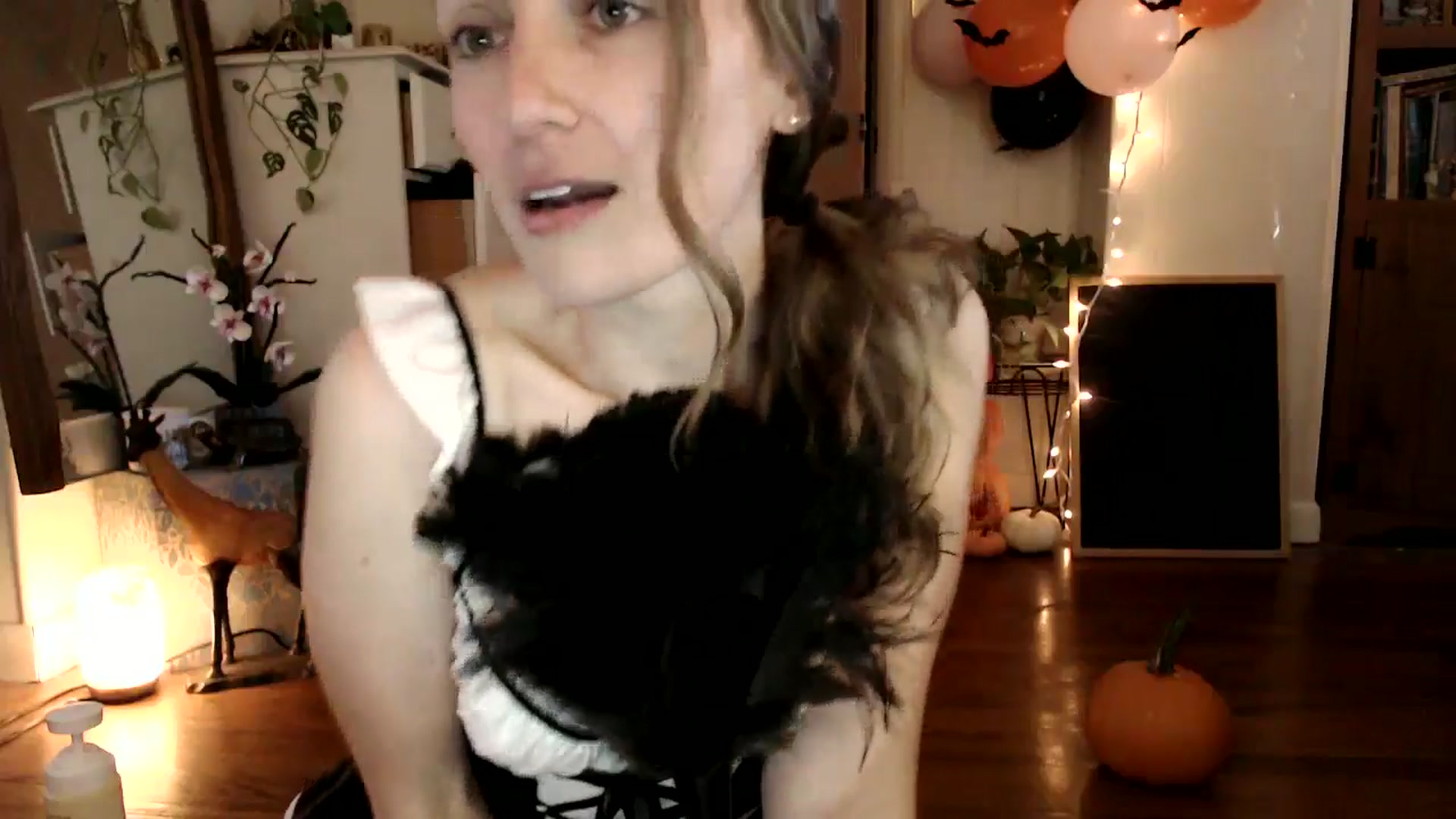 Gallery image thumbnail from WildflowerEm's myfreecams stream on, 10/06/2024, 21:51 image 10 of 20