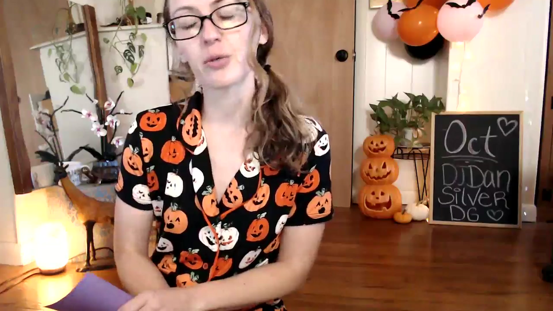 Gallery image thumbnail from WildflowerEm's myfreecams stream on, 10/15/2024, 18:12 image 13 of 20