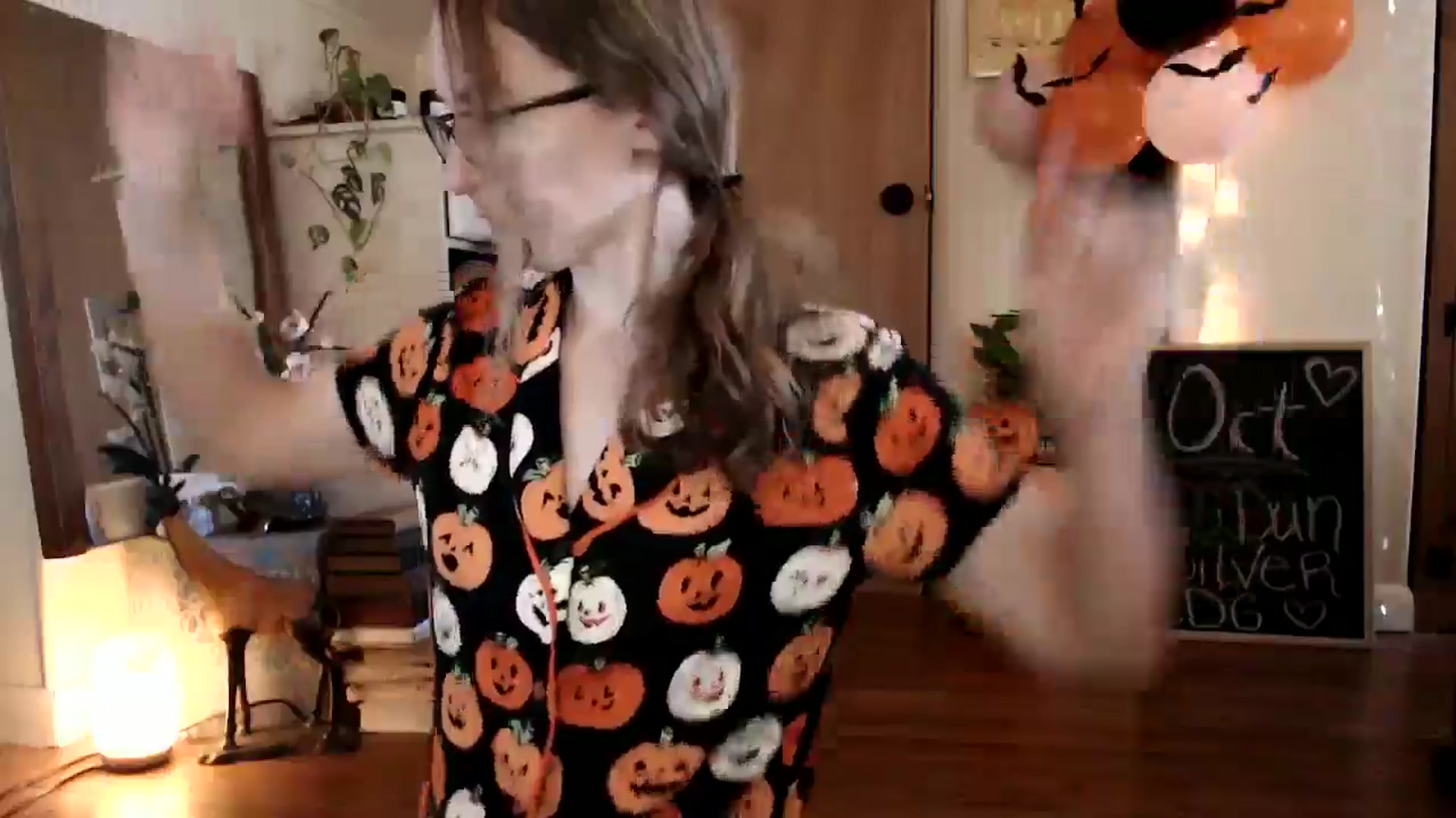 Gallery image thumbnail from WildflowerEm's myfreecams stream on, 10/15/2024, 18:12 image 17 of 20