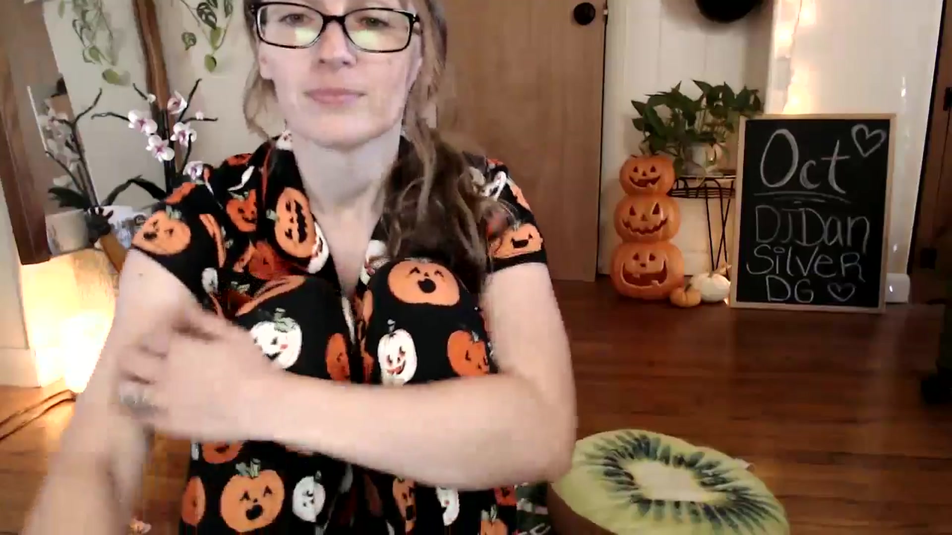 Gallery image thumbnail from WildflowerEm's myfreecams stream on, 10/15/2024, 18:12 image 9 of 20