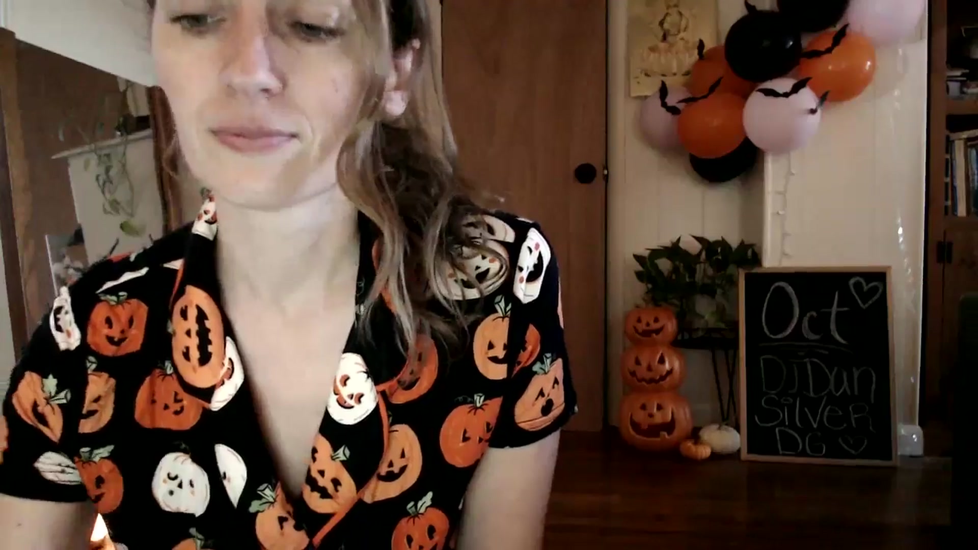 Gallery image thumbnail from WildflowerEm's myfreecams stream on, 10/15/2024, 18:12 image 2 of 20