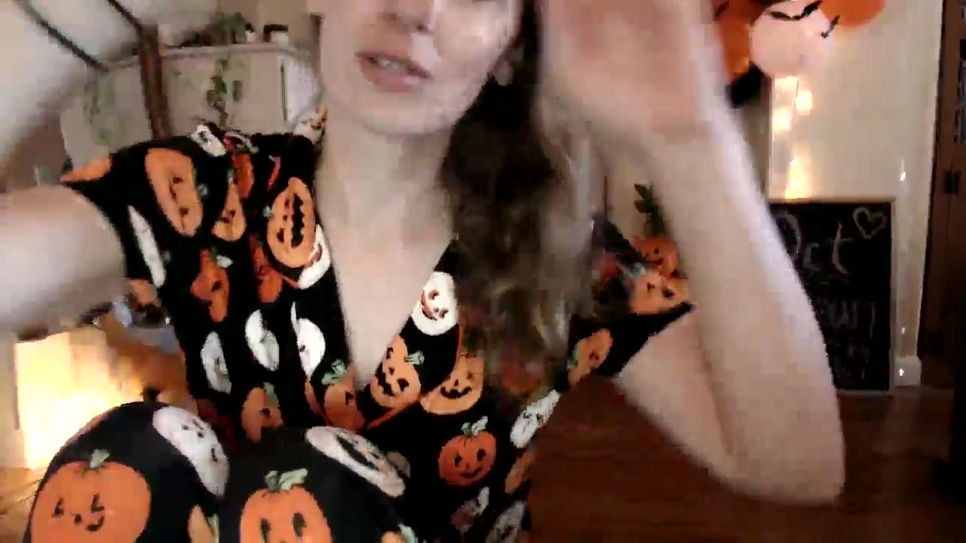 Gallery image thumbnail from WildflowerEm's myfreecams stream on, 10/15/2024, 18:12 image 5 of 20