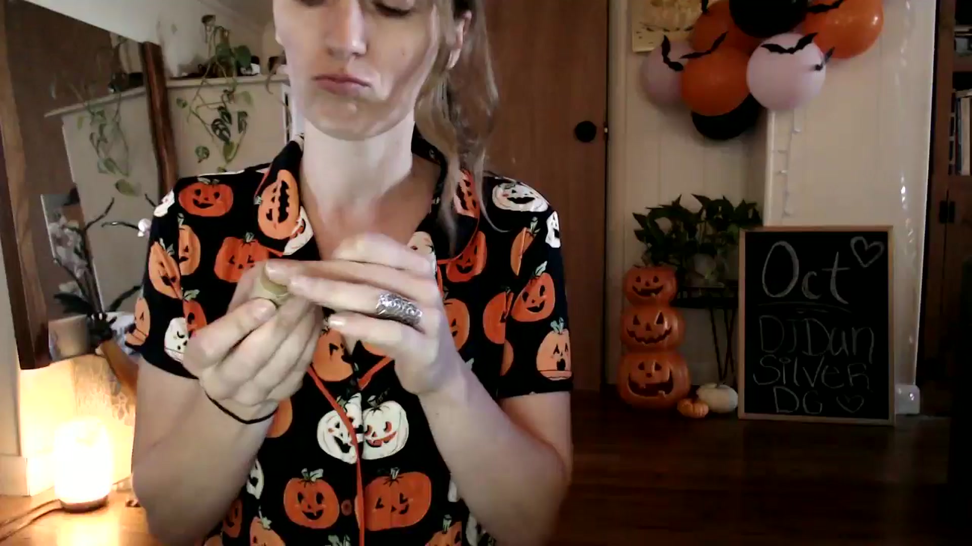 Gallery image thumbnail from WildflowerEm's myfreecams stream on, 10/15/2024, 18:12 image 3 of 20