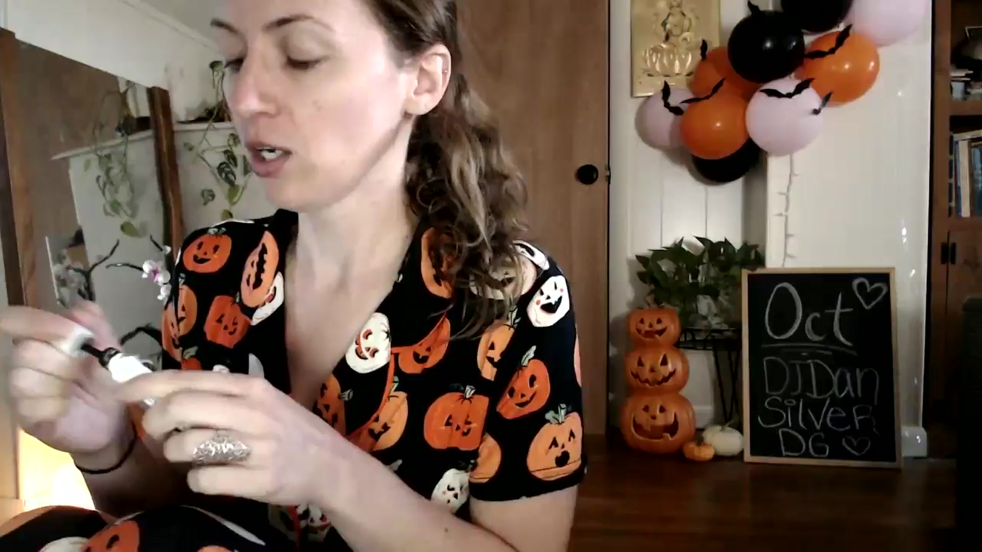 Gallery image thumbnail from WildflowerEm's myfreecams stream on, 10/15/2024, 18:12 image 1 of 20