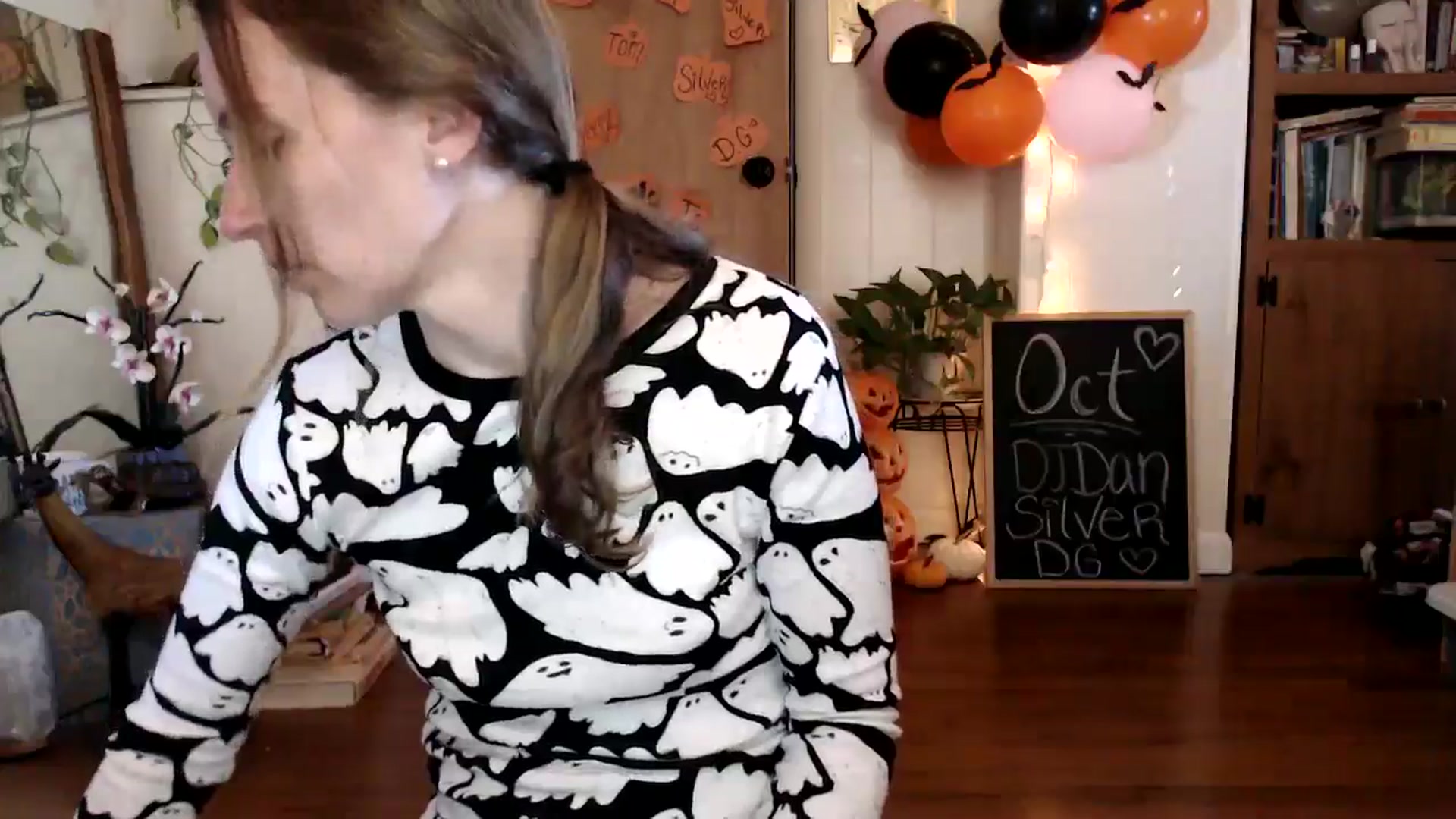 Gallery image thumbnail from WildflowerEm's myfreecams stream on, 10/20/2024, 21:45 image 6 of 20