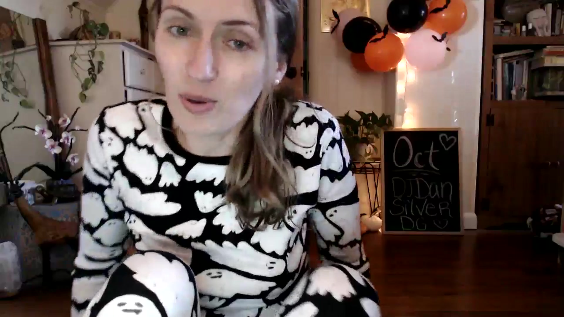 Gallery image thumbnail from WildflowerEm's myfreecams stream on, 10/20/2024, 21:45 image 3 of 20