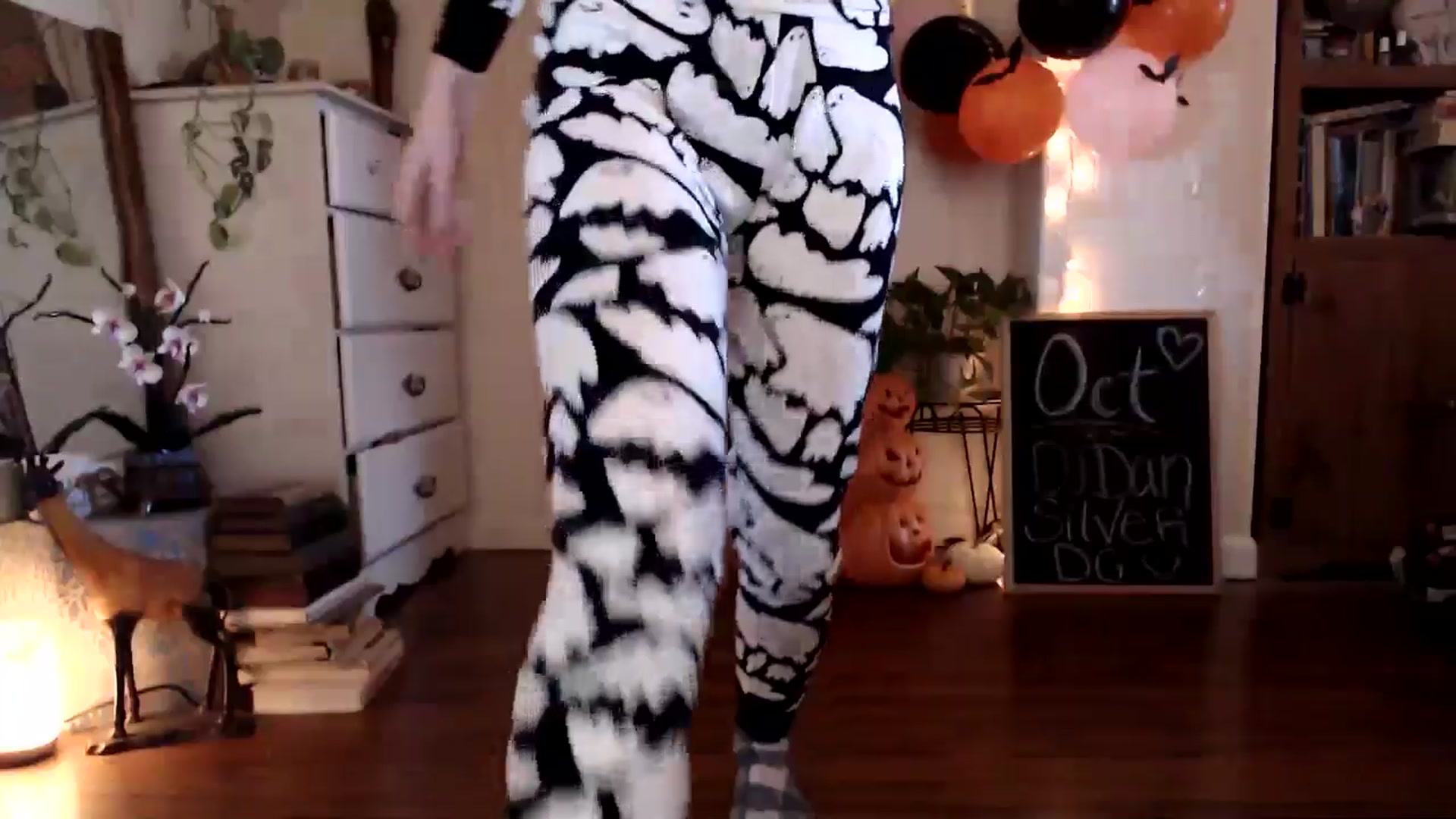 Gallery image thumbnail from WildflowerEm's myfreecams stream on, 10/20/2024, 21:45 image 7 of 20