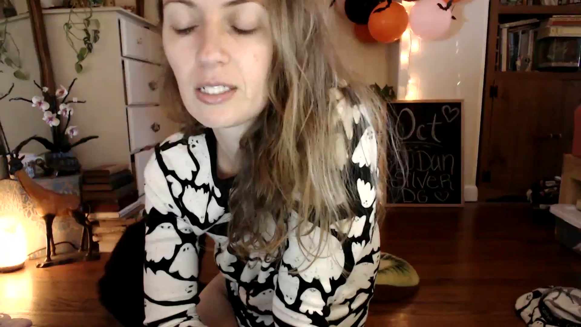 Gallery image thumbnail from WildflowerEm's myfreecams stream on, 10/20/2024, 21:45 image 14 of 20