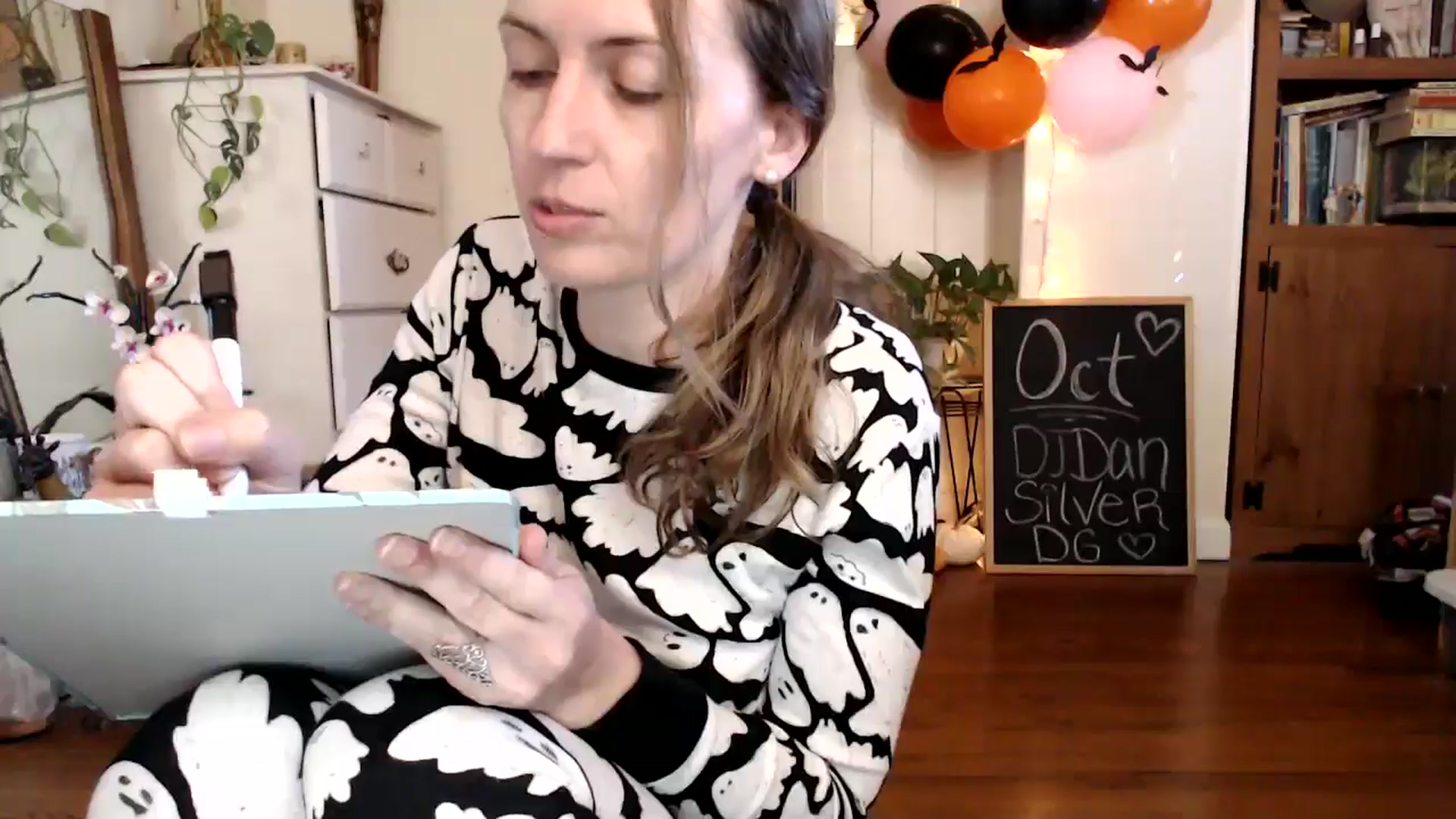 Gallery image thumbnail from WildflowerEm's myfreecams stream on, 10/20/2024, 21:45 image 5 of 20