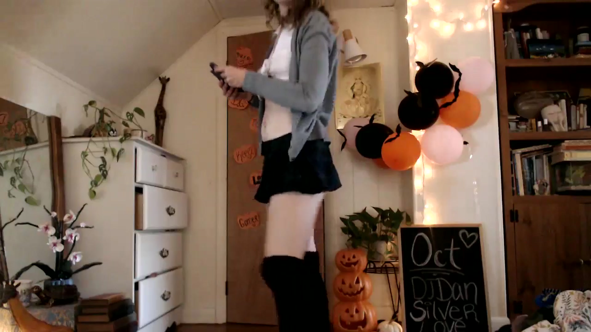 Gallery image thumbnail from WildflowerEm's myfreecams stream on, 10/22/2024, 19:05 image 4 of 20