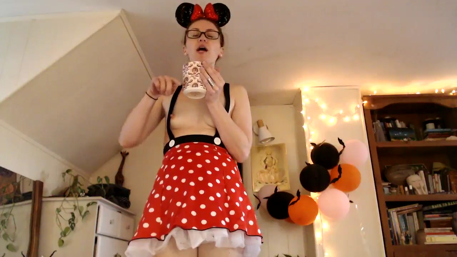 Gallery image thumbnail from WildflowerEm's myfreecams stream on, 10/24/2024, 19:07 image 10 of 20