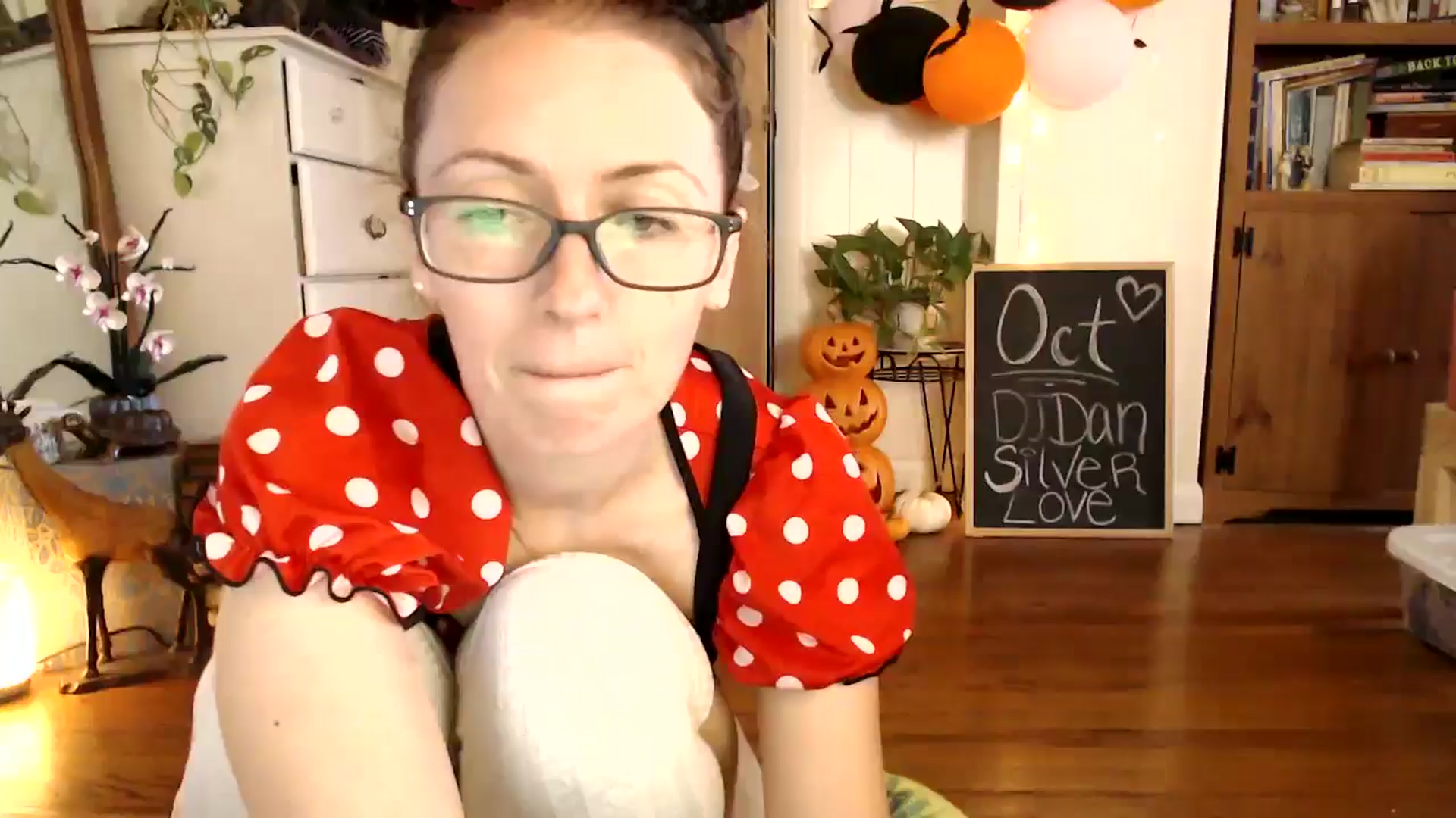 Gallery image thumbnail from WildflowerEm's myfreecams stream on, 10/24/2024, 19:07 image 9 of 20