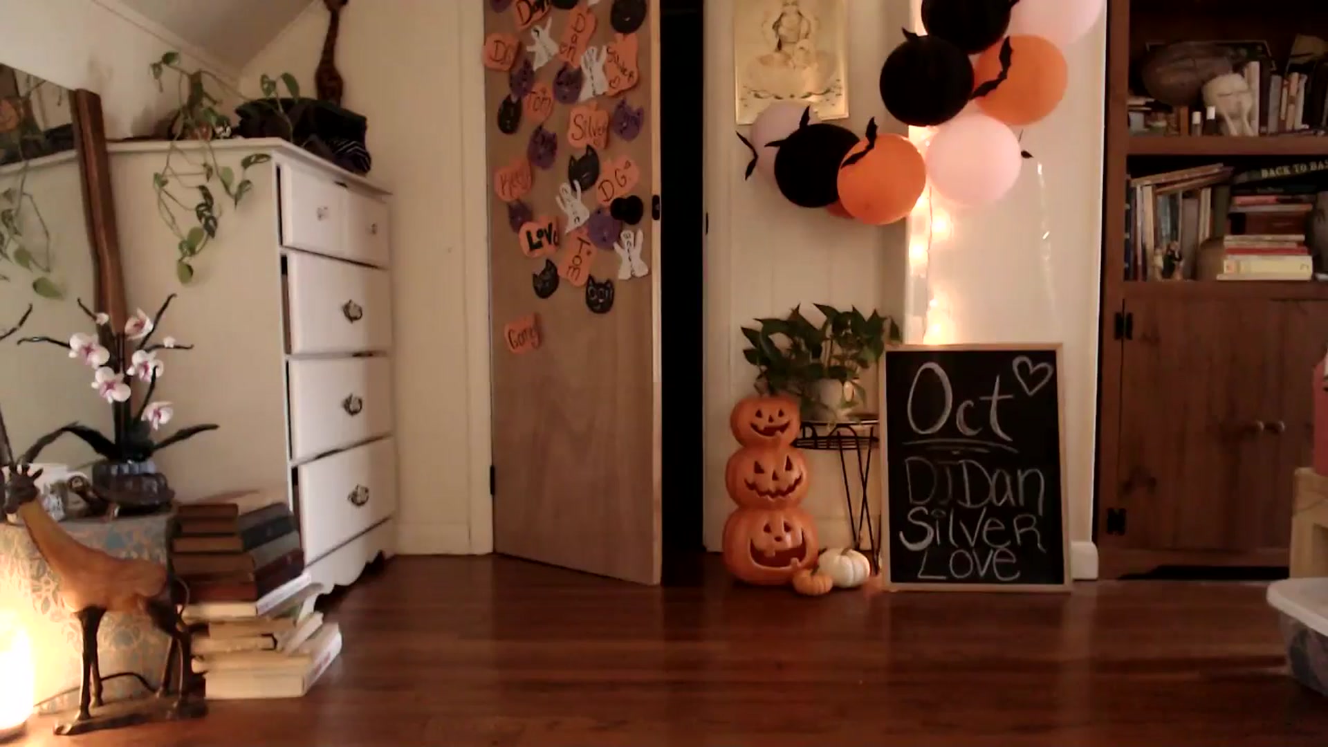 Gallery image thumbnail from WildflowerEm's myfreecams stream on, 10/24/2024, 19:07 image 14 of 20