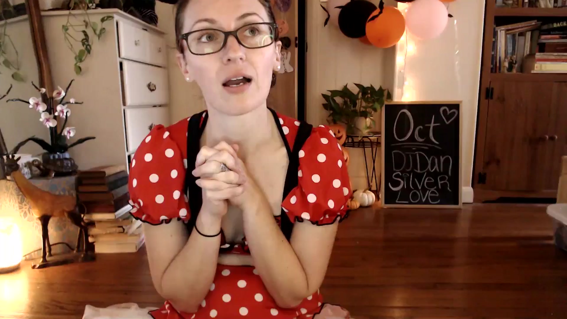 Gallery image thumbnail from WildflowerEm's myfreecams stream on, 10/24/2024, 19:07 image 4 of 20
