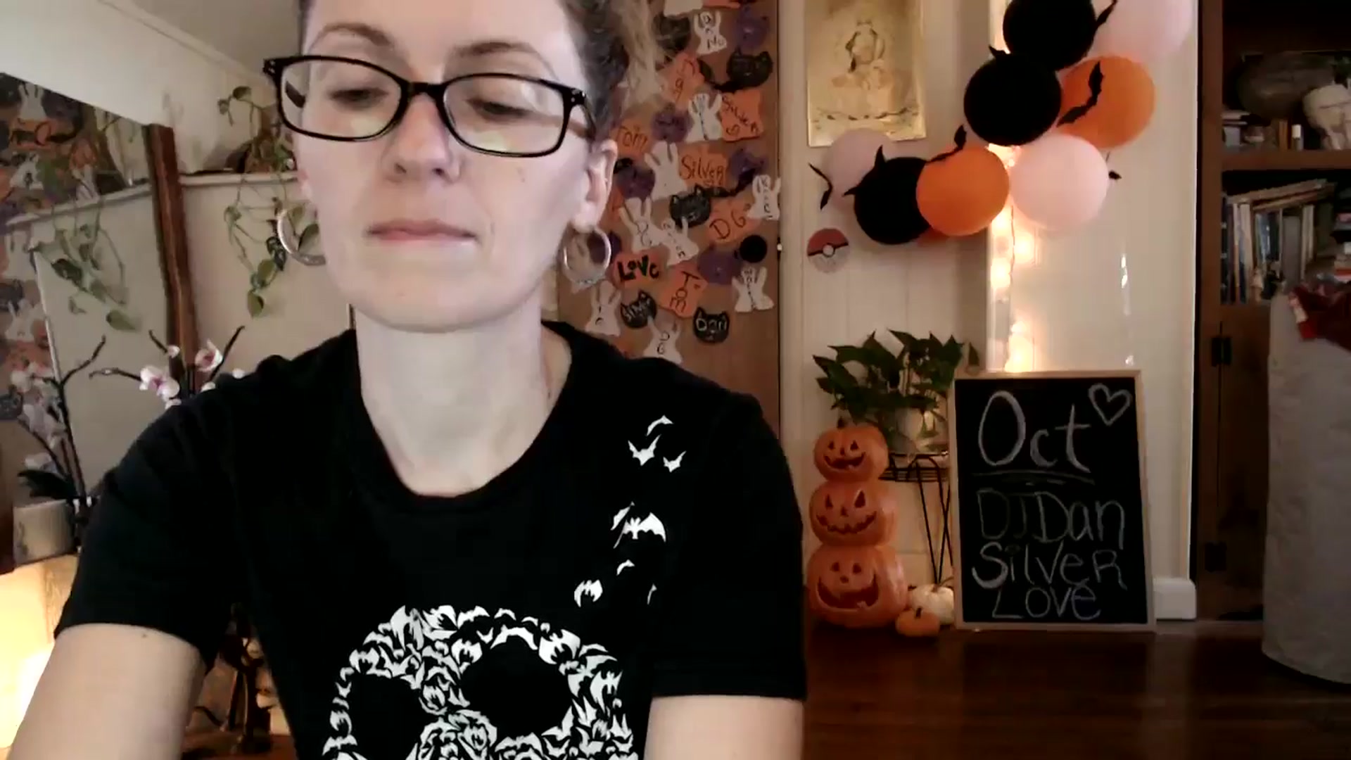 Gallery image thumbnail from WildflowerEm's myfreecams stream on, 10/28/2024, 17:12 image 13 of 20