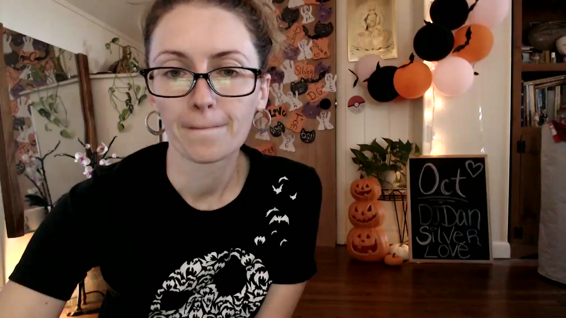 Gallery image thumbnail from WildflowerEm's myfreecams stream on, 10/28/2024, 17:12 image 19 of 20