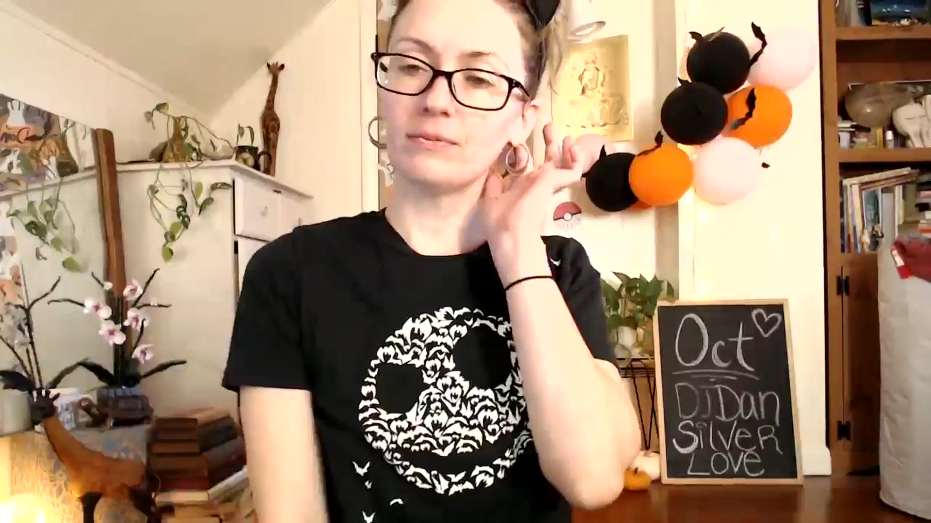 Gallery image thumbnail from WildflowerEm's myfreecams stream on, 10/28/2024, 18:38 image 17 of 20