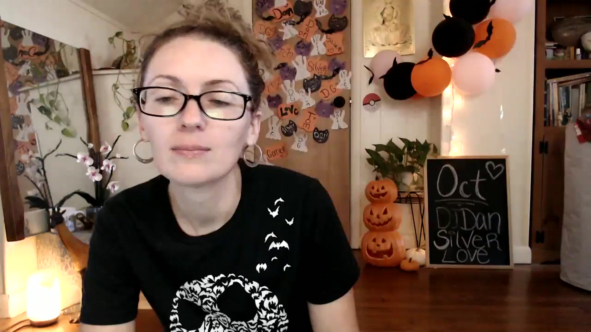 Gallery image thumbnail from WildflowerEm's myfreecams stream on, 10/28/2024, 18:38 image 7 of 20