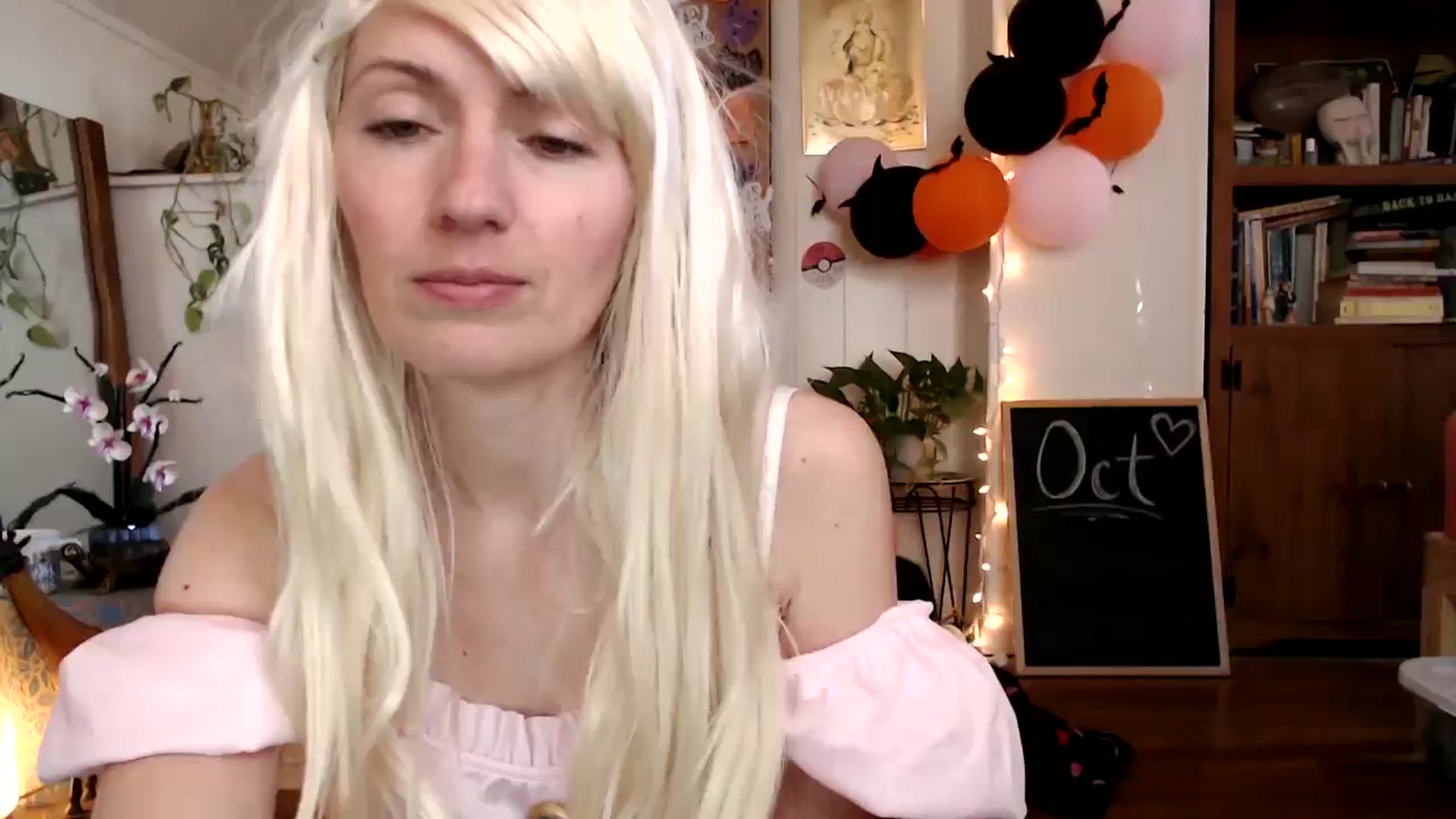 Gallery image thumbnail from WildflowerEm's myfreecams stream on, 10/31/2024, 19:00 image 1 of 20