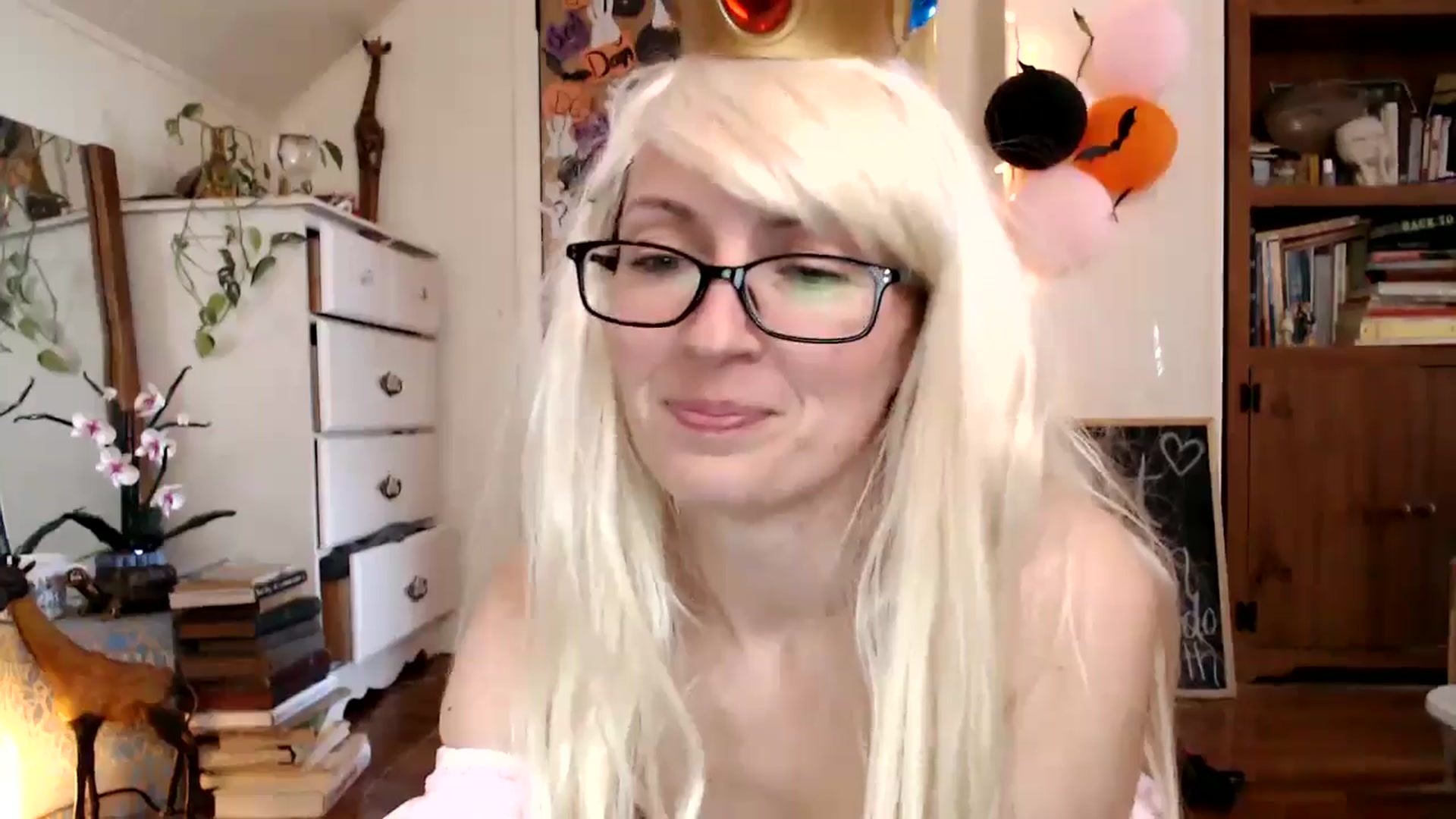 Gallery image thumbnail from WildflowerEm's myfreecams stream on, 10/31/2024, 19:00 image 7 of 20