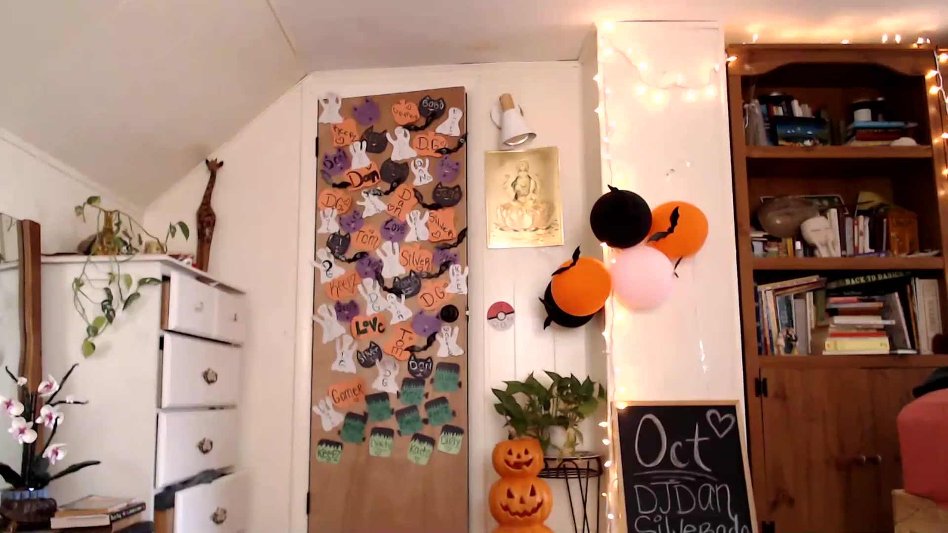 Gallery image thumbnail from WildflowerEm's myfreecams stream on, 10/31/2024, 19:00 image 19 of 20