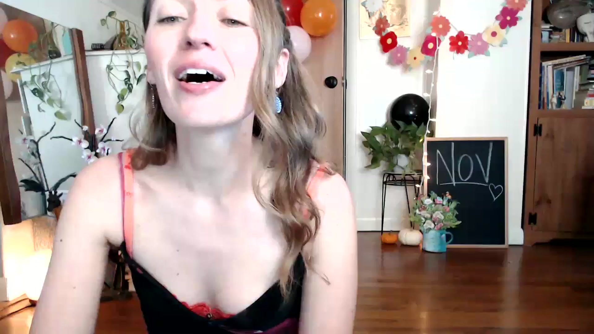 Gallery image thumbnail from WildflowerEm's myfreecams stream on, 11/03/2024, 22:51 image 1 of 20