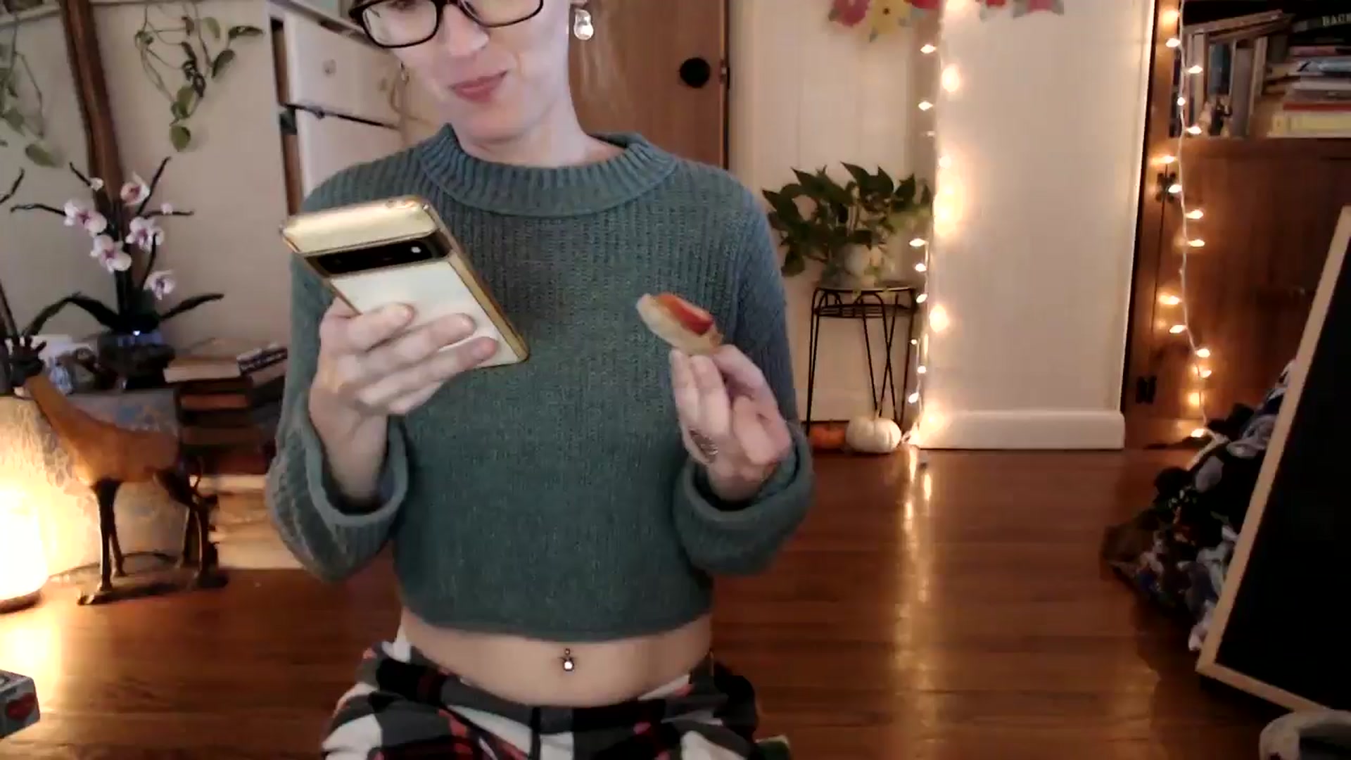 Gallery image thumbnail from WildflowerEm's myfreecams stream on, 11/07/2024, 19:36 image 1 of 20