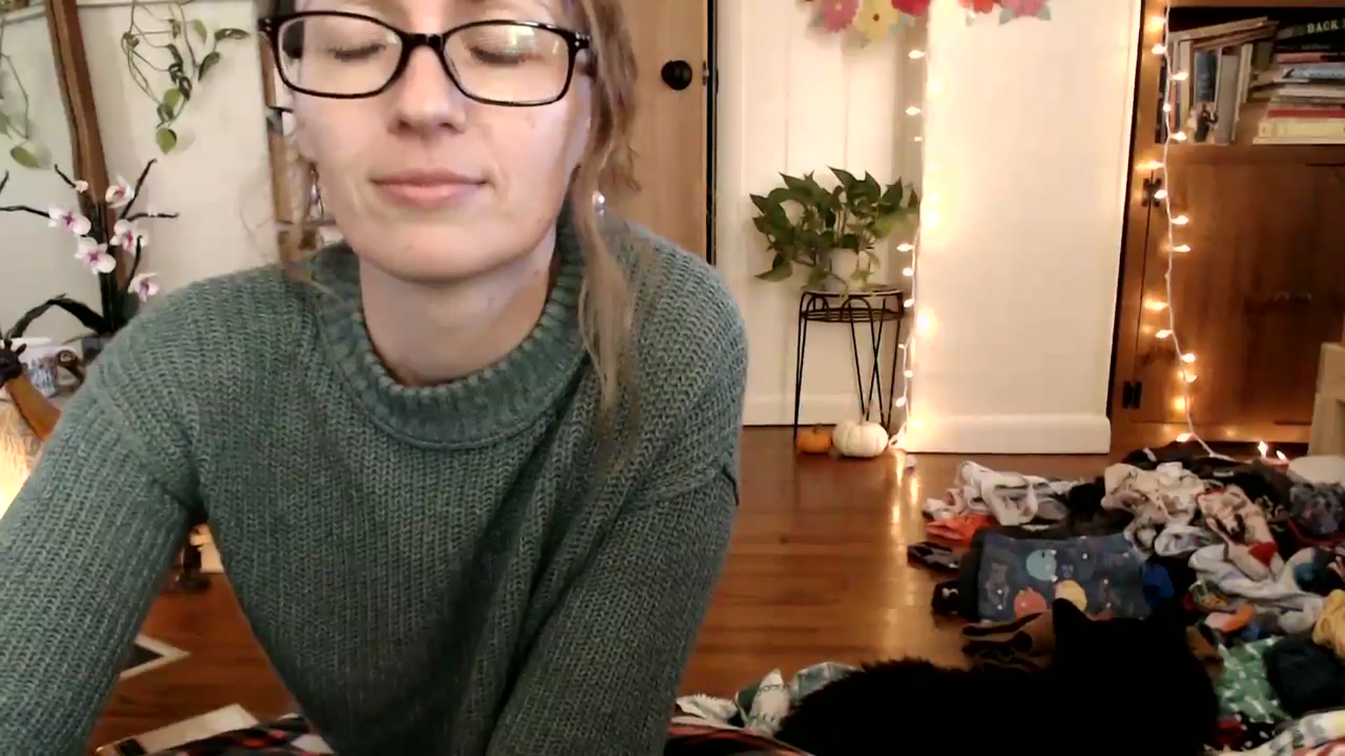 Gallery image thumbnail from WildflowerEm's myfreecams stream on, 11/07/2024, 19:36 image 16 of 20