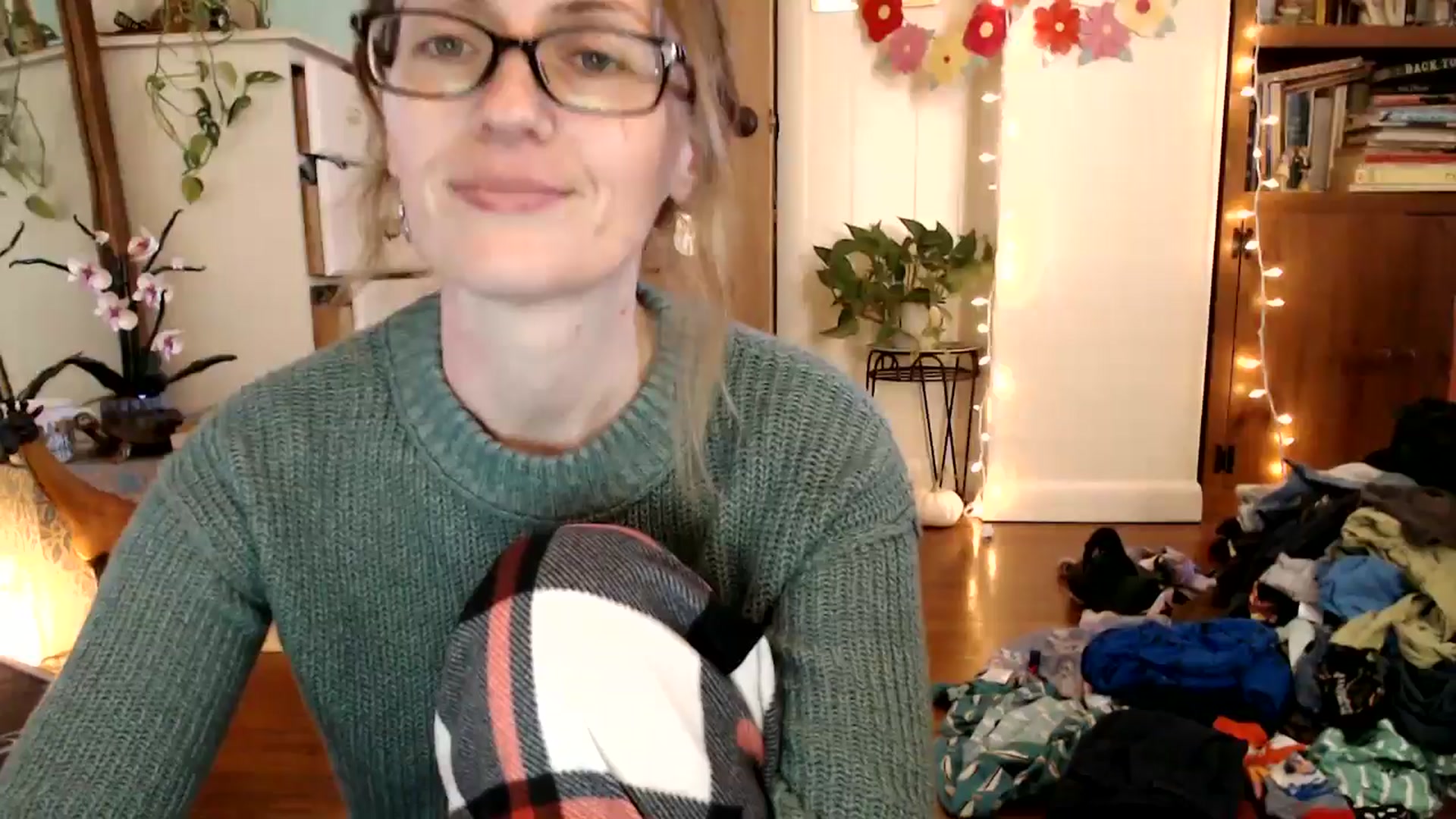 Gallery image thumbnail from WildflowerEm's myfreecams stream on, 11/07/2024, 19:36 image 10 of 20