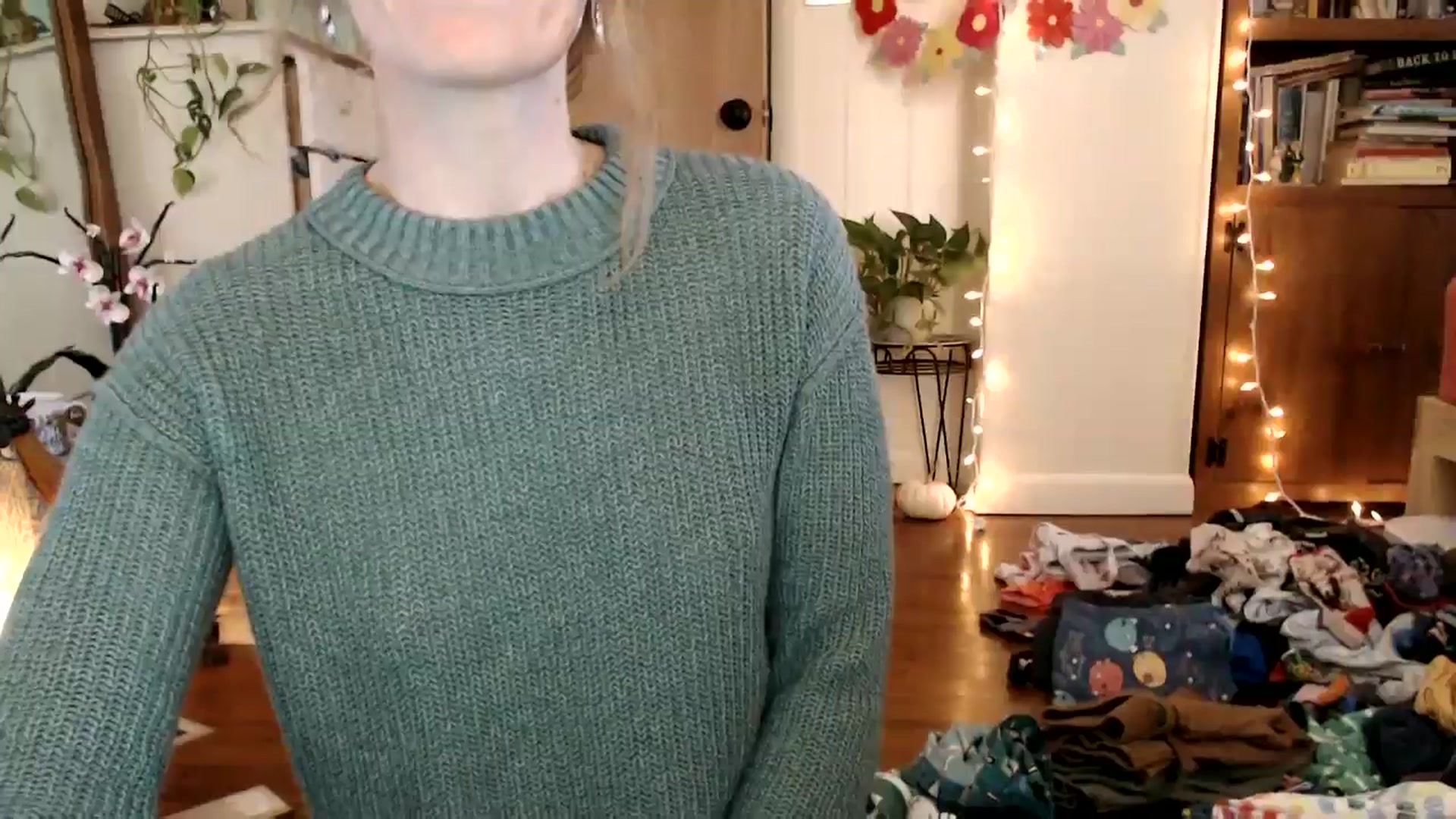 Gallery image thumbnail from WildflowerEm's myfreecams stream on, 11/07/2024, 19:36 image 12 of 20