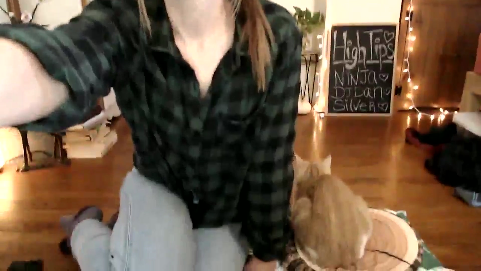Gallery image thumbnail from WildflowerEm's myfreecams stream on, 11/15/2024, 19:24 image 11 of 20