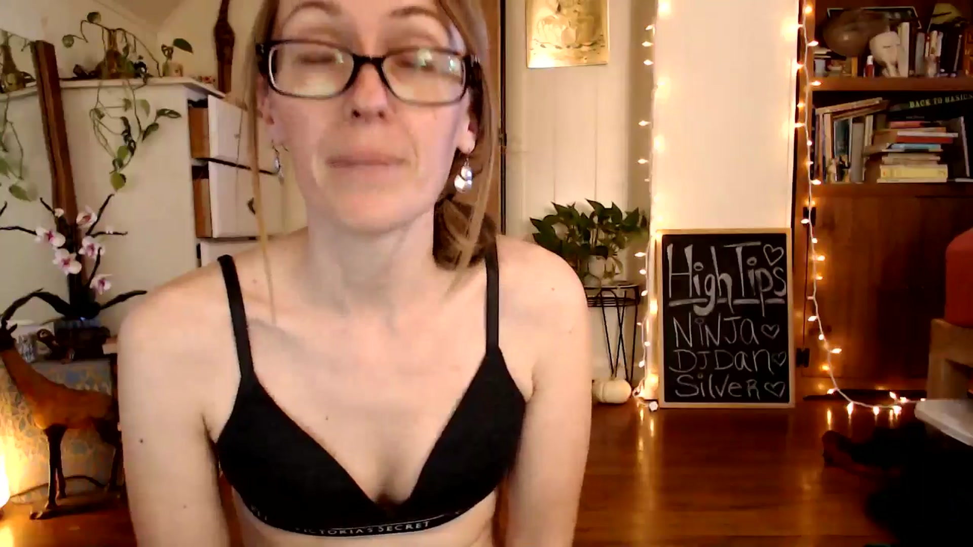 Gallery image thumbnail from WildflowerEm's myfreecams stream on, 11/15/2024, 19:24 image 19 of 20