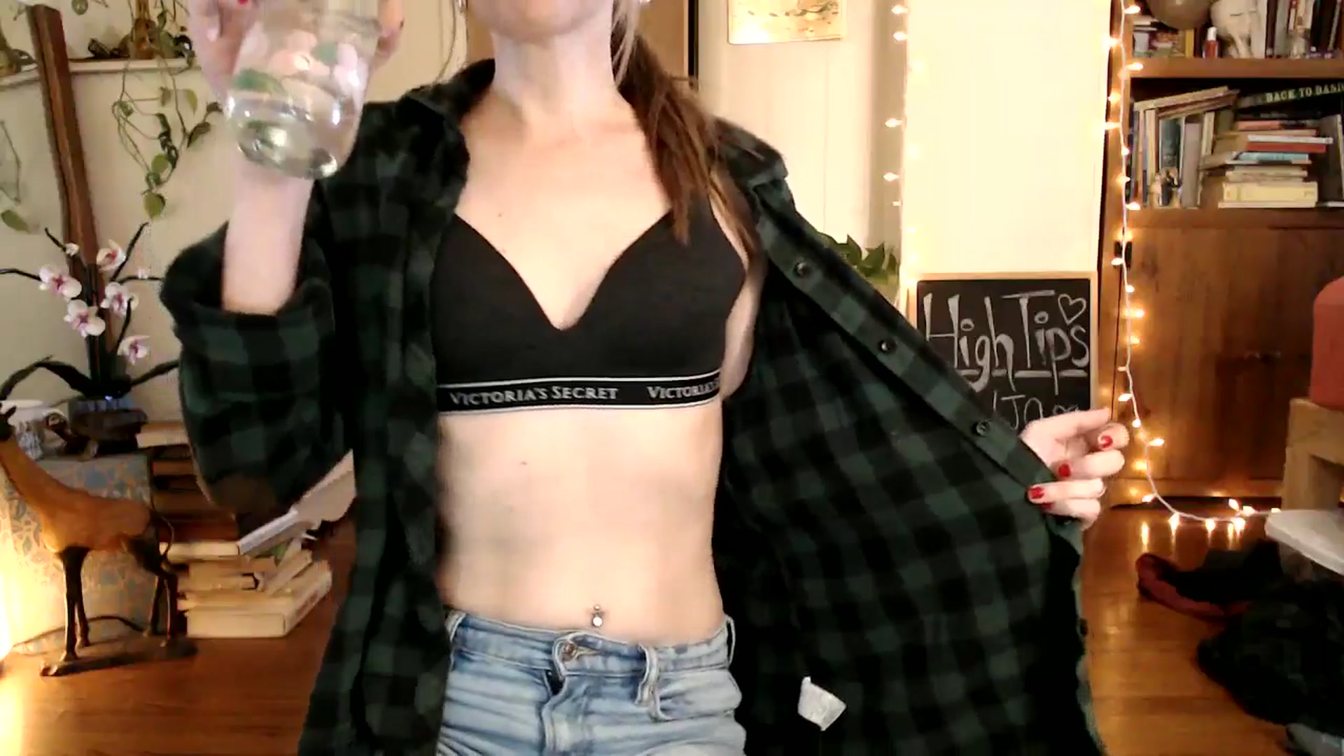 Gallery image thumbnail from WildflowerEm's myfreecams stream on, 11/15/2024, 19:24 image 13 of 20