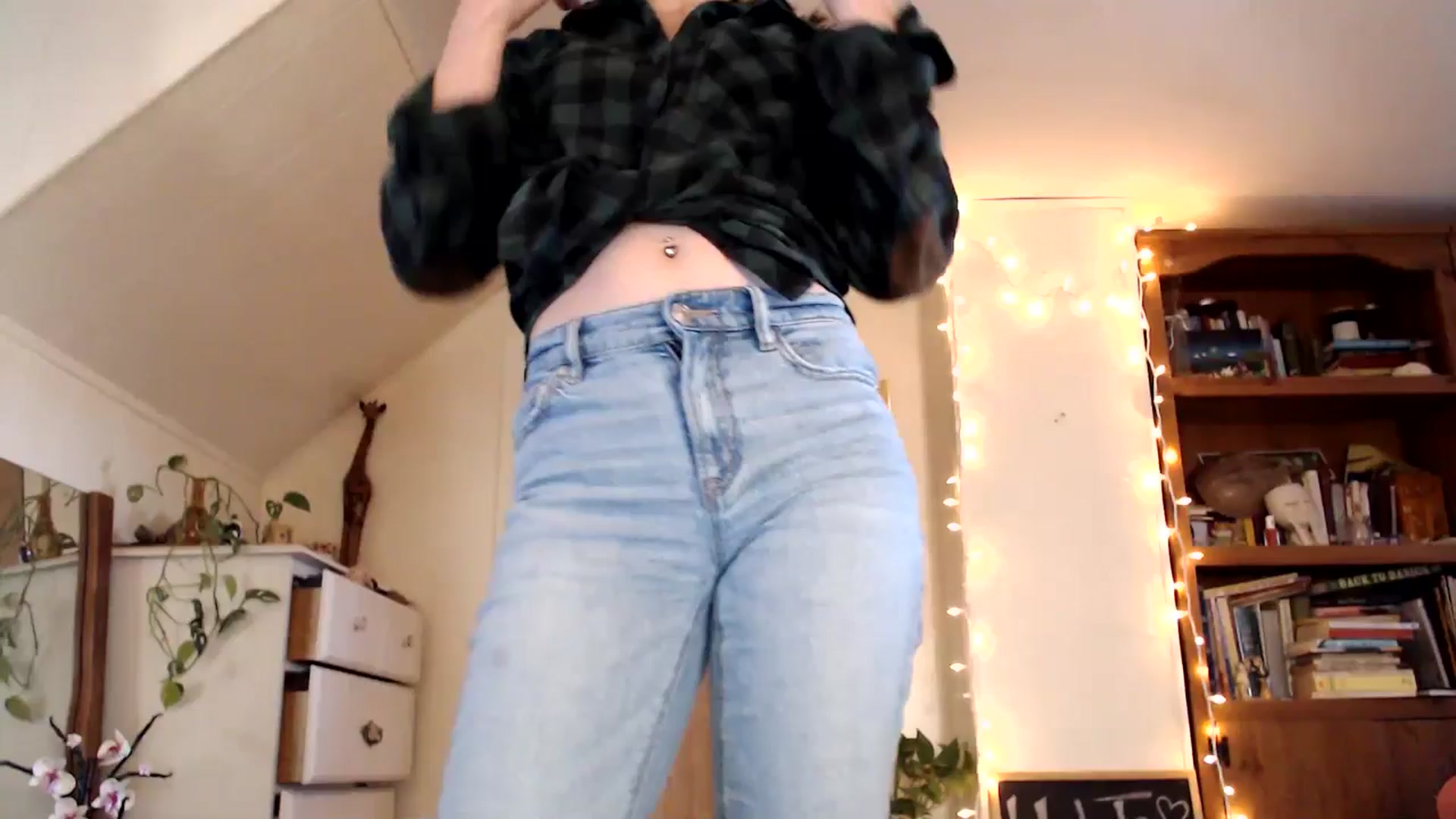 Gallery image thumbnail from WildflowerEm's myfreecams stream on, 11/15/2024, 19:24 image 7 of 20