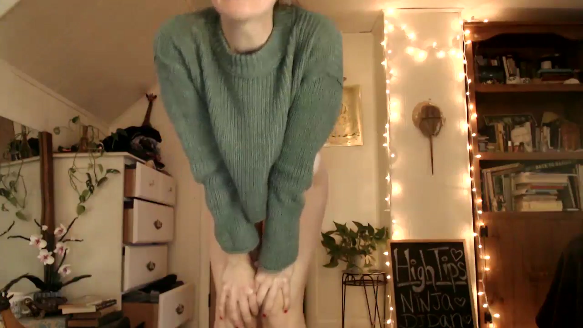 Gallery image thumbnail from WildflowerEm's myfreecams stream on, 11/21/2024, 20:09 image 12 of 20